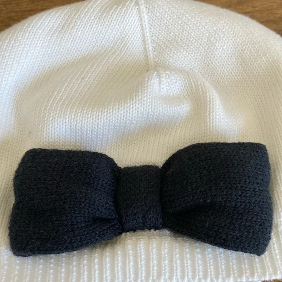 Janie and Jack Black and Winter White Bow Knit Beanie - Picture 2 of 7